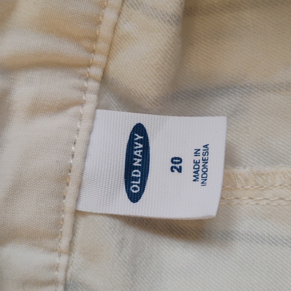 Old Navy Cream and Blue Striped Shorts Size 20 - Picture 7 of 8